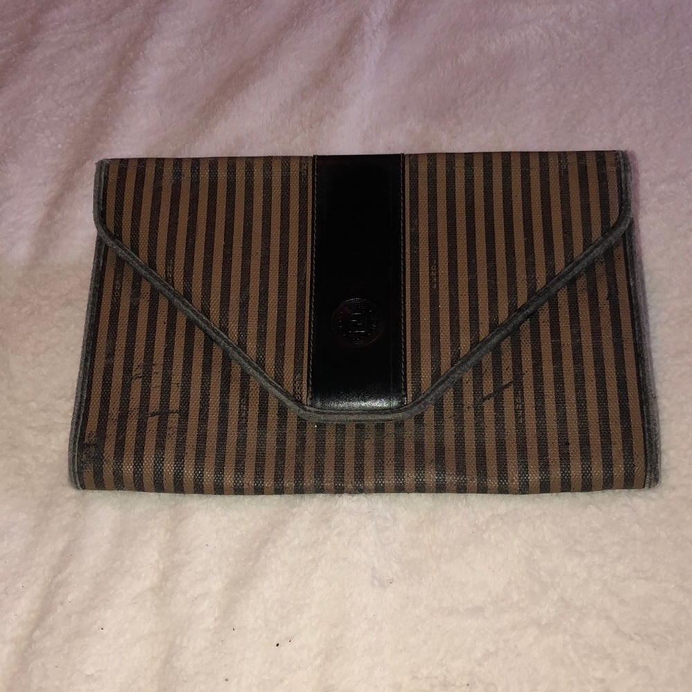 💯 Authentic Fendi Clutch